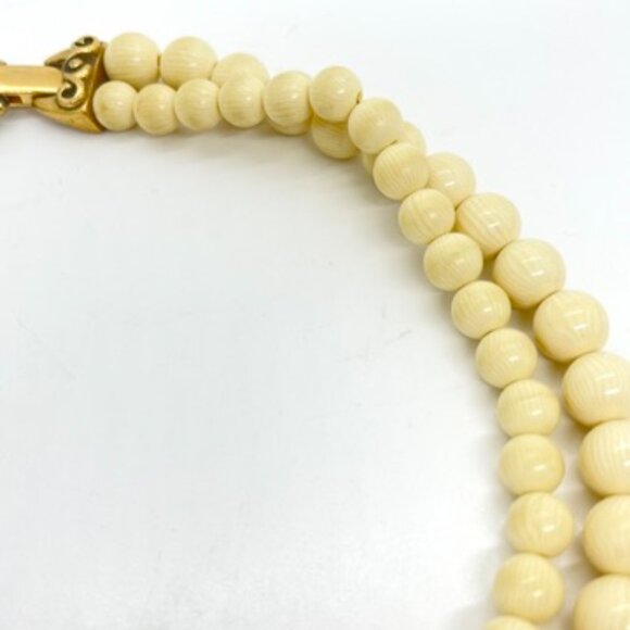 VINTAGE 80S NAPIER CREAM GOLD TONE NECKLACE ETRUSCAN MULTI STRAND ACRYLIC BEAD - Picture 9 of 16